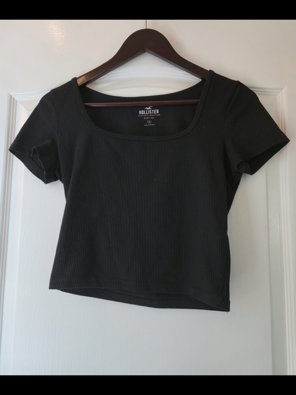 Hollister Women's Black Ribbed Square-Neck Crop Top